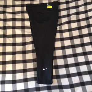 NWT Nike mid rise crop length Dri-Fit “yoga pants”